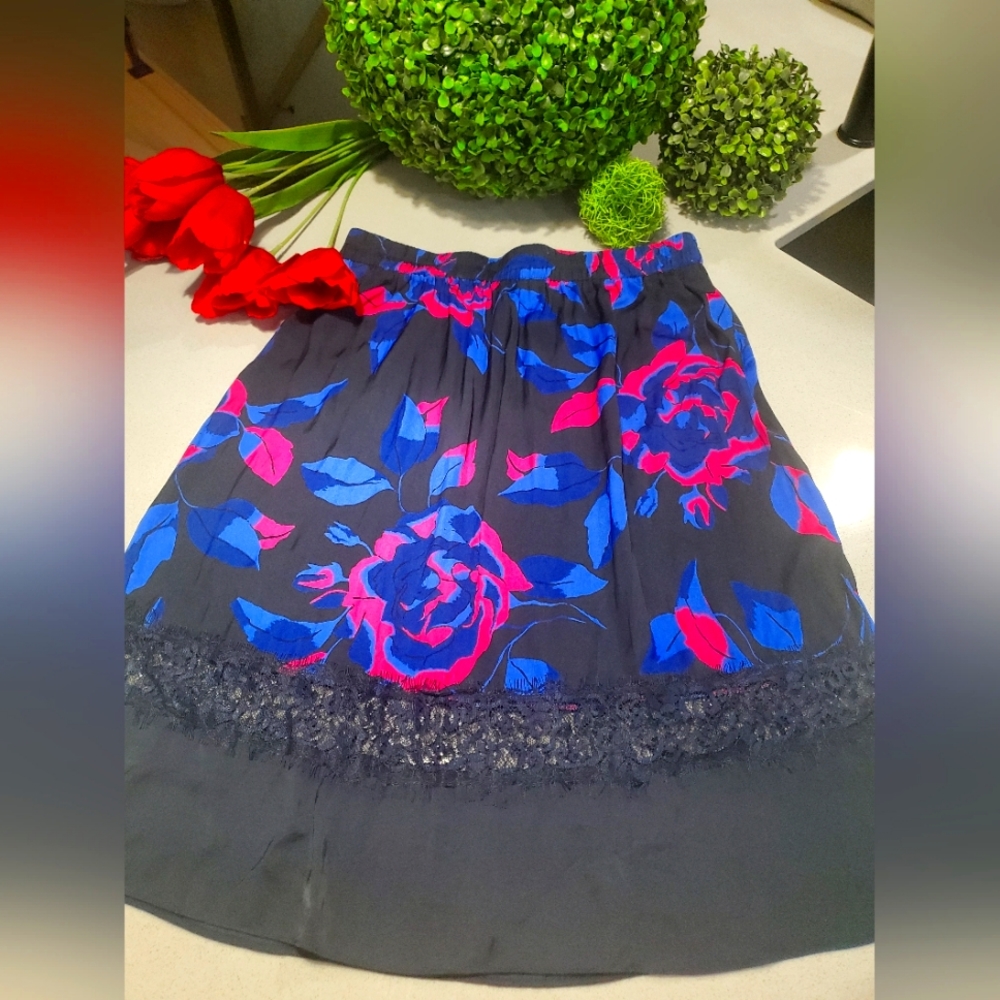 NWT JOE FRESH Jupe neuve avec étiquette marine très foncée motifs floraux
